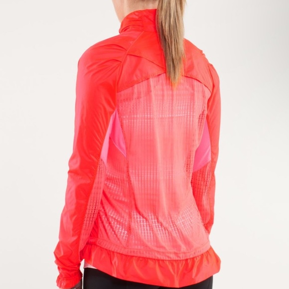Lululemon Run: Wild Jacket - Picture 11 of 11
